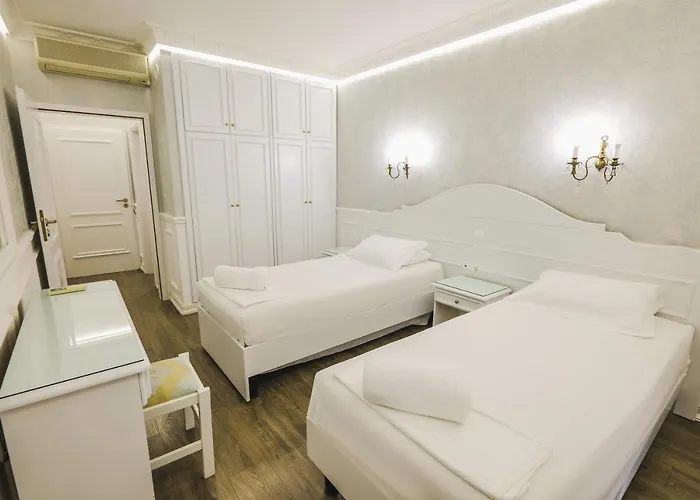 Porto Eda ホテル Sarandë